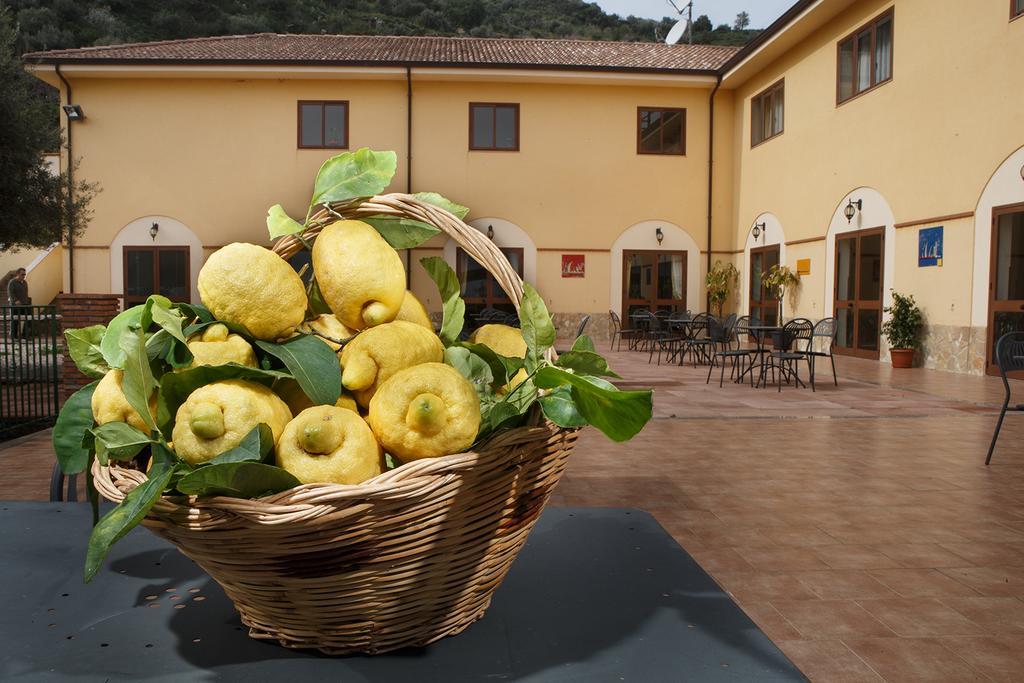 Agriturismo Villa Orchidea Ali Terme Kültér fotó